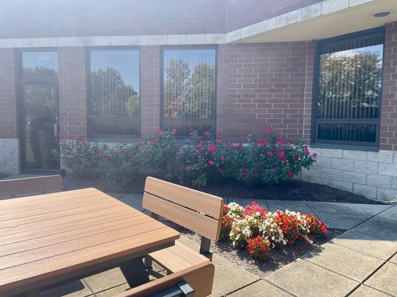 More Photos Of 7660-7670 Tyler Blvd, Mentor Office For Lease