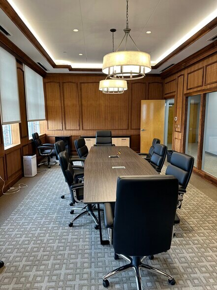 More Photos Of 16740 Birkdale Commons Pky, Huntersville Office Residential For Lease