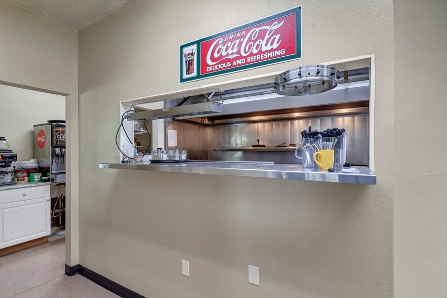 More Photos Of 6335 Highway 22, Independence Sports And Entertainment For Sale