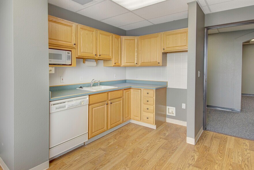 More Photos Of 5715 Fairfax St, Commerce City Warehouse For Lease