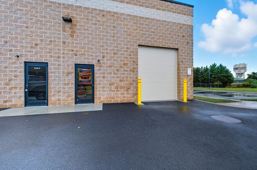 More Photos Of 410 Diamond State Blvd, Middletown Light Distribution For Lease