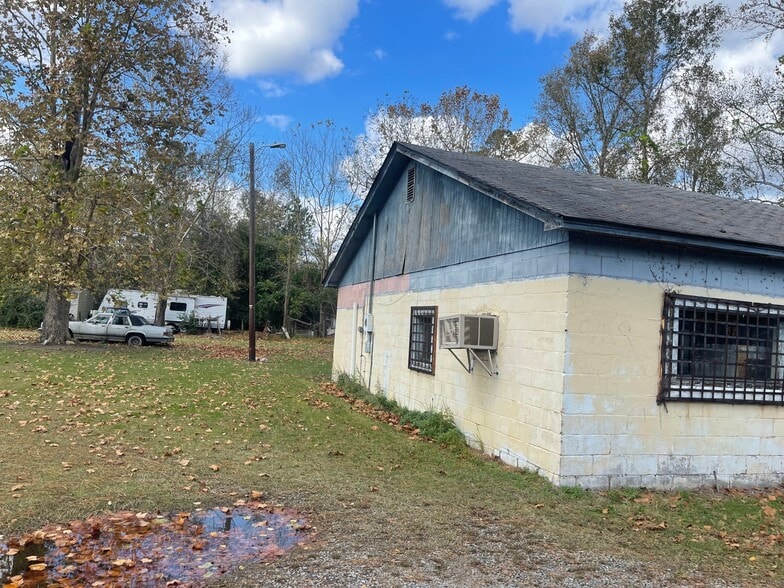 More Photos Of 405 Jones Rd, Olanta Restaurant For Sale