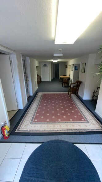 More Photos Of 221-223 N Salem St, Apex Storefront Retail Office For Lease