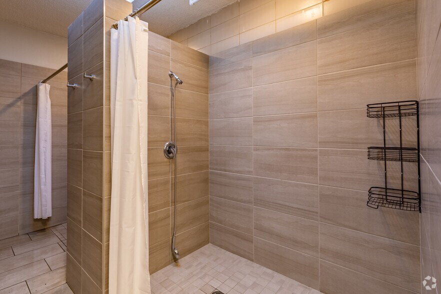 More Photos Of 5220 Troost Ave, Kansas City Apartments For Lease