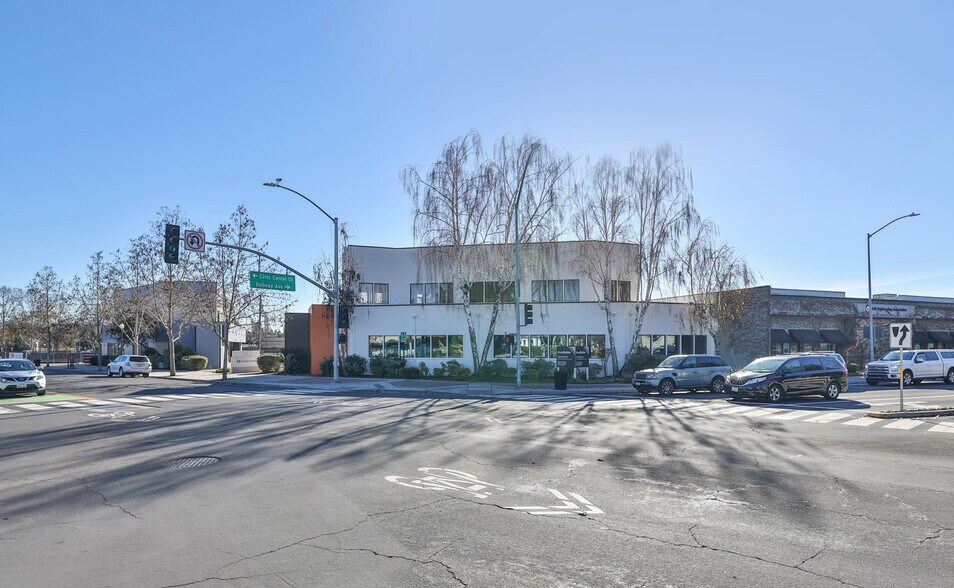 More Photos Of 476 E Campbell Ave, Campbell Unknown For Lease