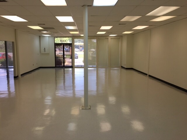 More Photos Of 8305 Hwy 71 W, Austin Storefront Retail Office For Lease