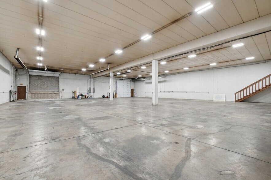 More Photos Of 3438-3446 Snelling Ave S, Minneapolis Distribution For Lease
