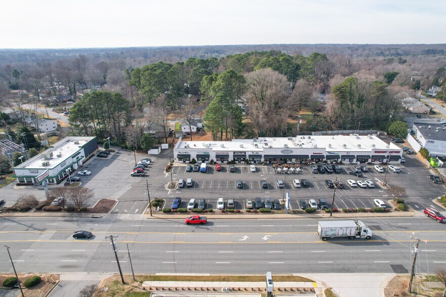 More Photos Of 2401-2403 Battleground Ave, Greensboro General Retail For Lease