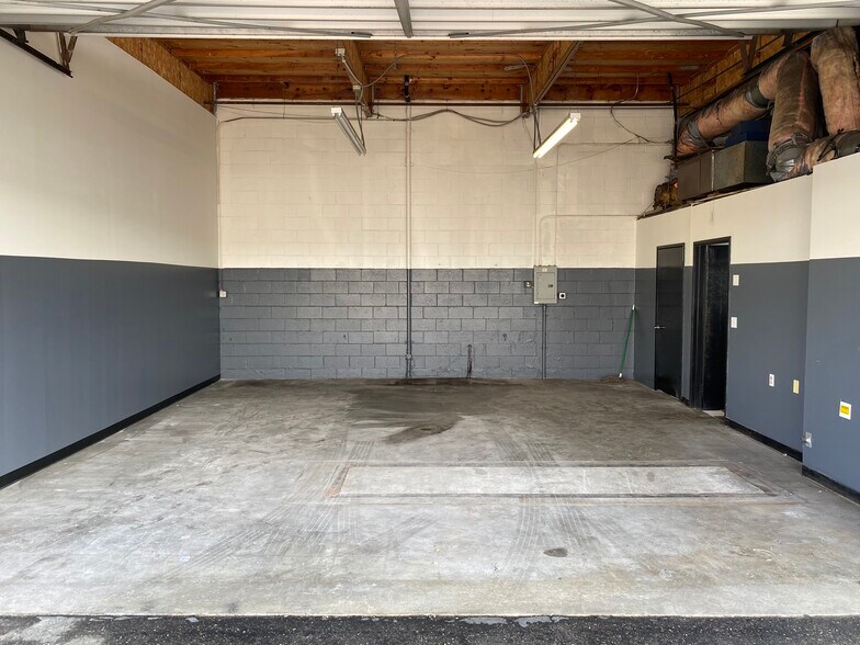 More Photos Of 3209 E Thousand Oaks Blvd, Thousand Oaks Unknown For Lease