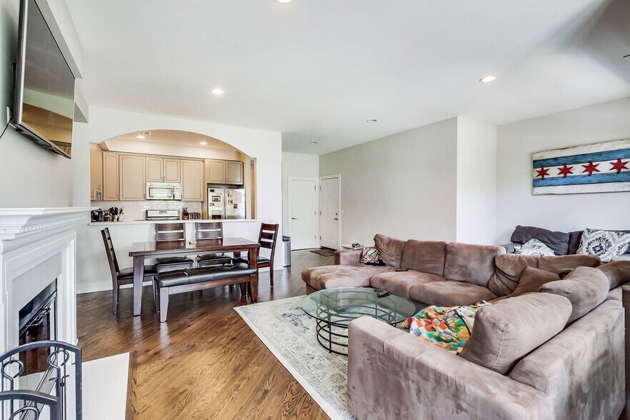 More Photos Of 2636 N Lincoln Ave, Chicago Apartments For Sale