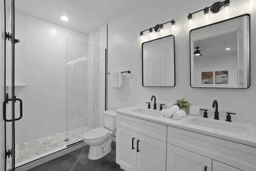 More Photos Of 4346 W Canterbury Rd, Hurricane Multifamily For Sale