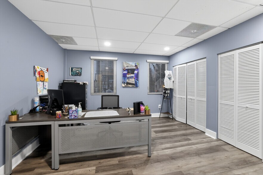 More Photos Of 1501 N Walnut St, Wilmington Office For Sale