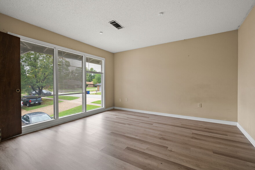 More Photos Of 2401 S 50th St, Fort Smith Apartments For Sale