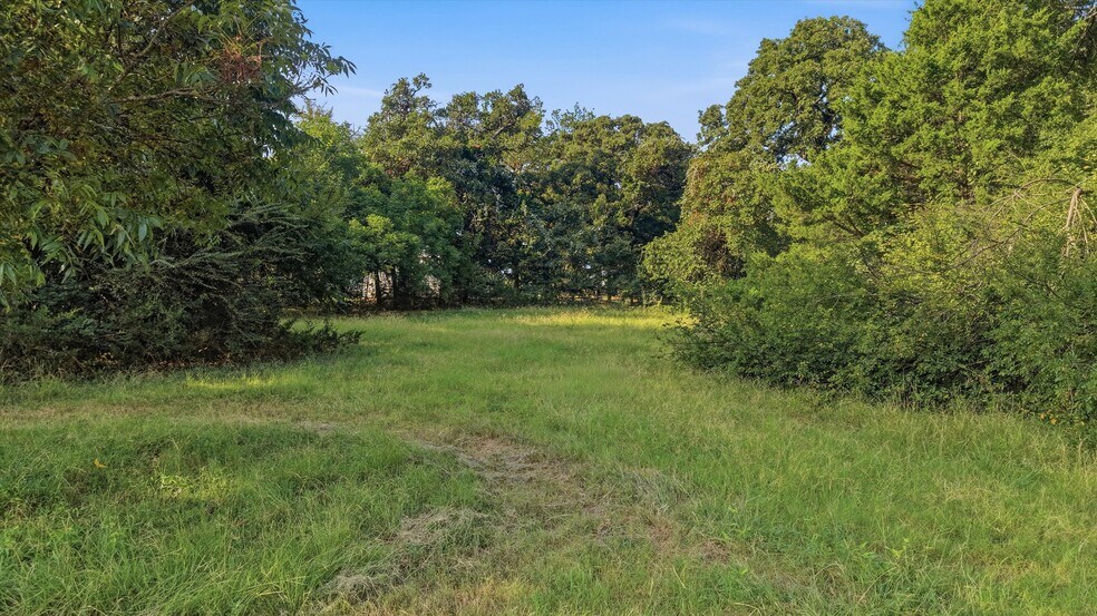 More Photos Of 1614 W Line Rd, Whitesboro Land For Sale