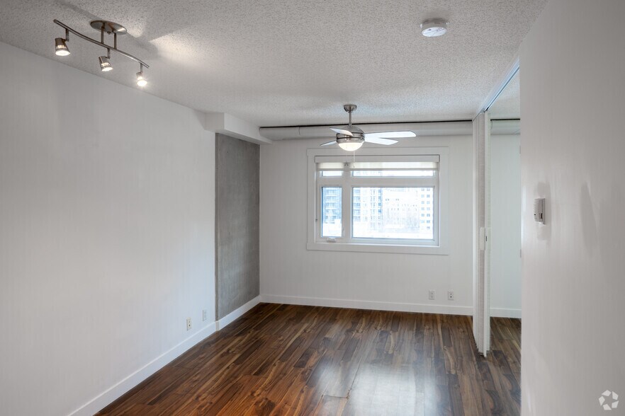 More Photos Of 10047 109 St NW, Edmonton Apartments For Lease