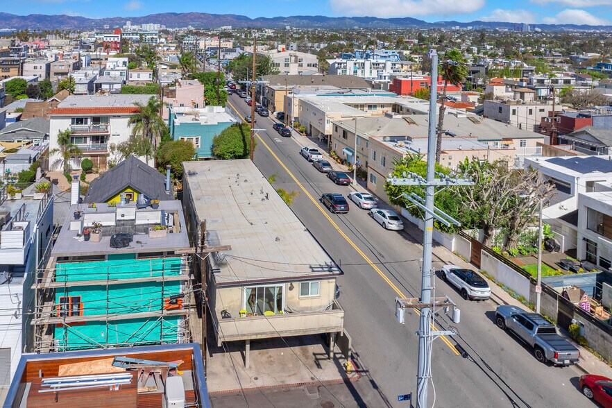 More Photos Of 40 24th pl, Venice Multifamily For Sale