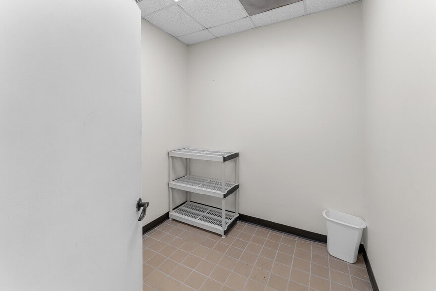 More Photos Of 1306 Heidt Ave, Savannah Office For Sale