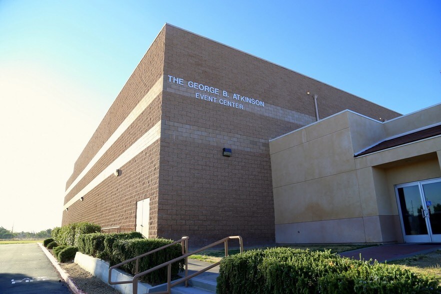 More Photos Of 3700 W Avenue L, Lancaster Schools For Lease