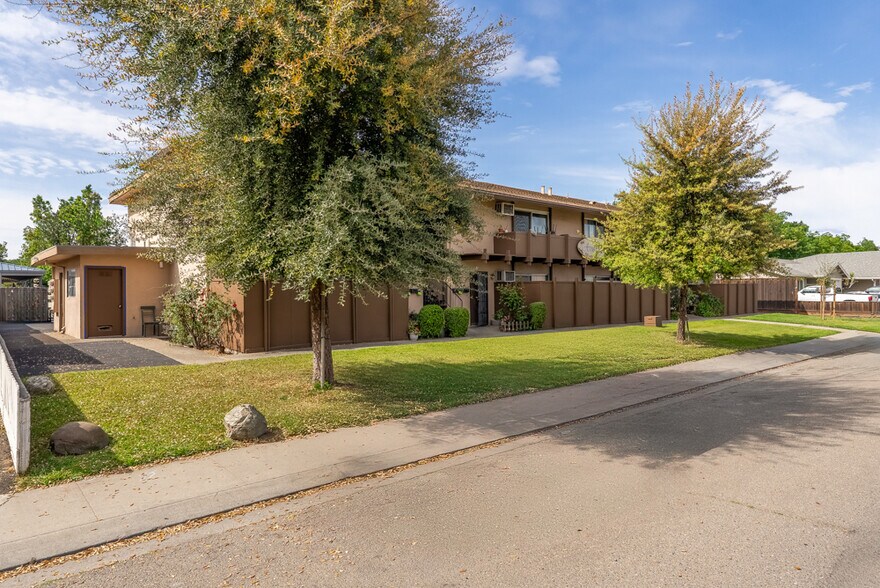 More Photos Of 1510 W 12th St, Tracy Apartments For Sale