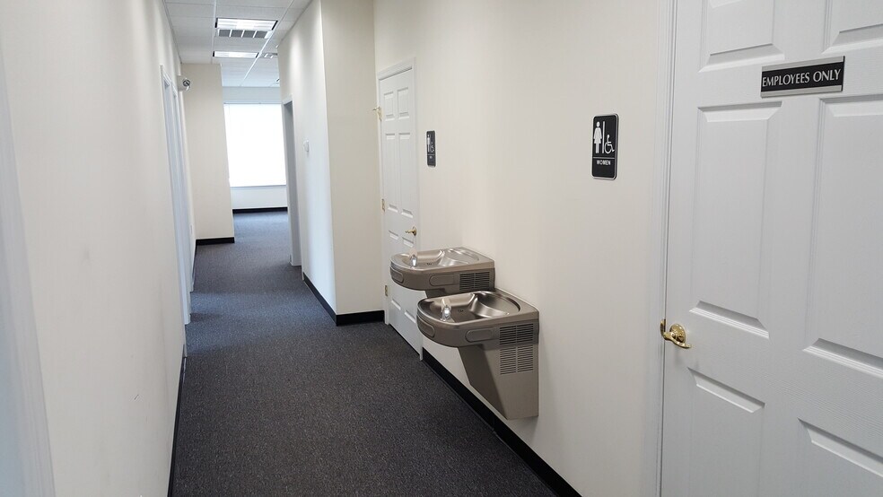 More Photos Of 665 S Carter Rd, Smyrna Office For Lease