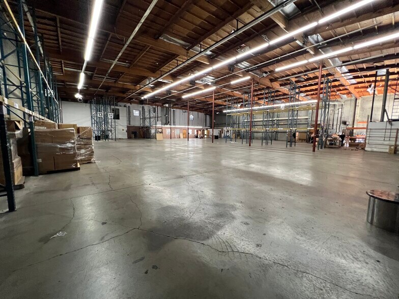 Primary Photo Of 123 E 35th St, Los Angeles Warehouse For Lease