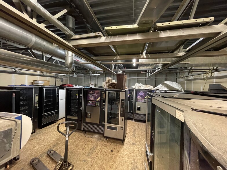 More Photos Of 4475 W 58th Ave, Arvada Light Distribution For Sale