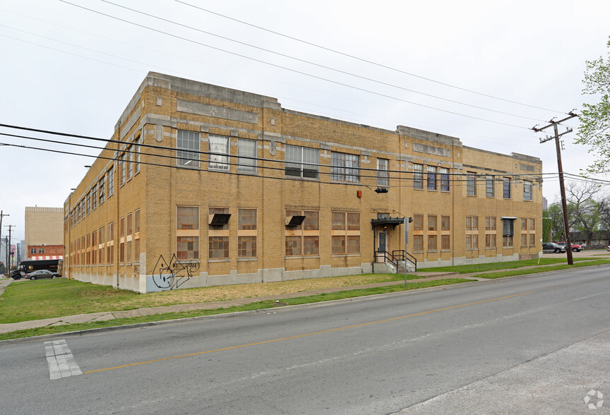 Primary Photo Of 1401 N Carroll Ave, Dallas Manufacturing For Lease