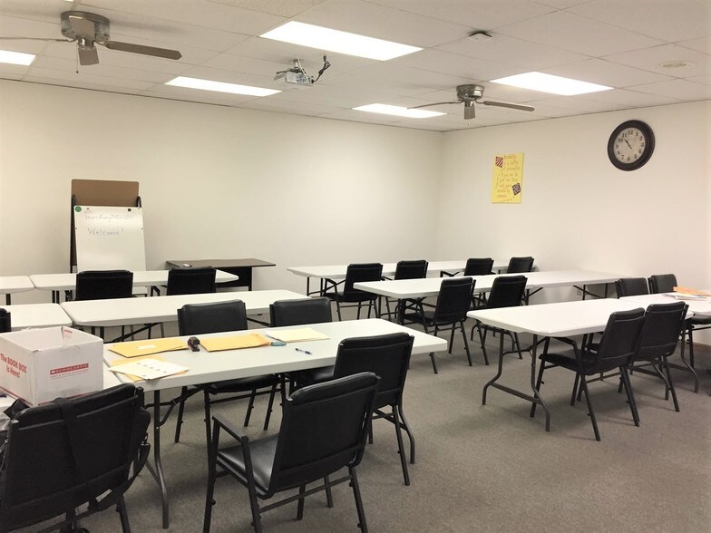 More Photos Of 2317-2323 E Lincolnway, Sterling Medical For Lease