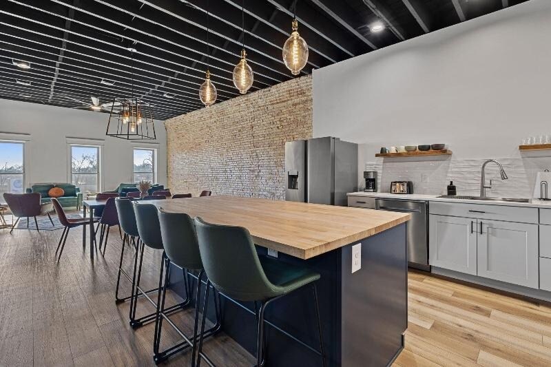 More Photos Of 105 E Main St, Niles Storefront For Sale