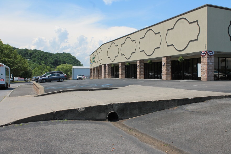 More Photos Of 935 Wilcox Ct, Kingsport Unknown For Lease