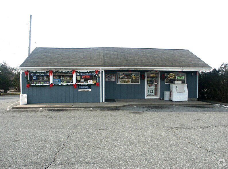 Primary Photo Of 1143 Fall River Ave, Seekonk Freestanding For Lease