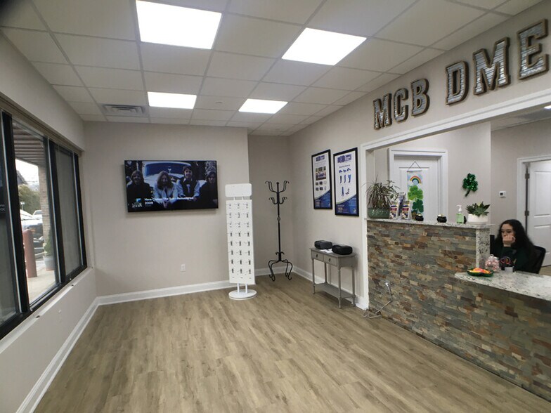 More Photos Of 293 Lafayette Ave, Hawthorne Storefront Retail Office For Sale