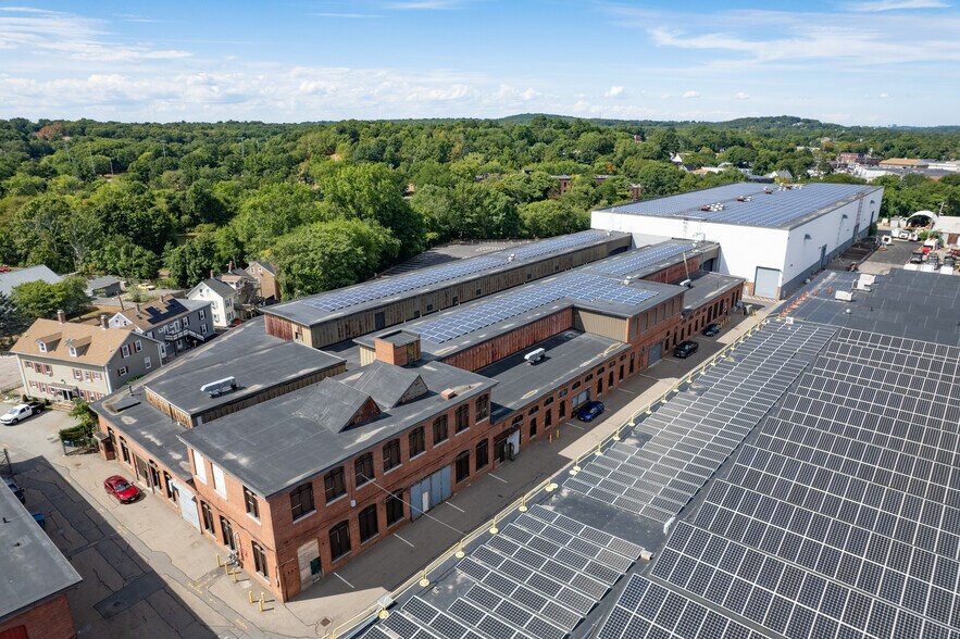 More Photos Of 1 Westinghouse Plz, Hyde Park Warehouse For Lease