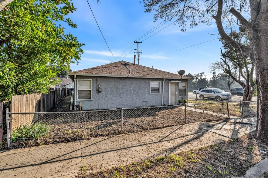 More Photos Of 1146 N Monroe St, Stockton Apartments For Sale