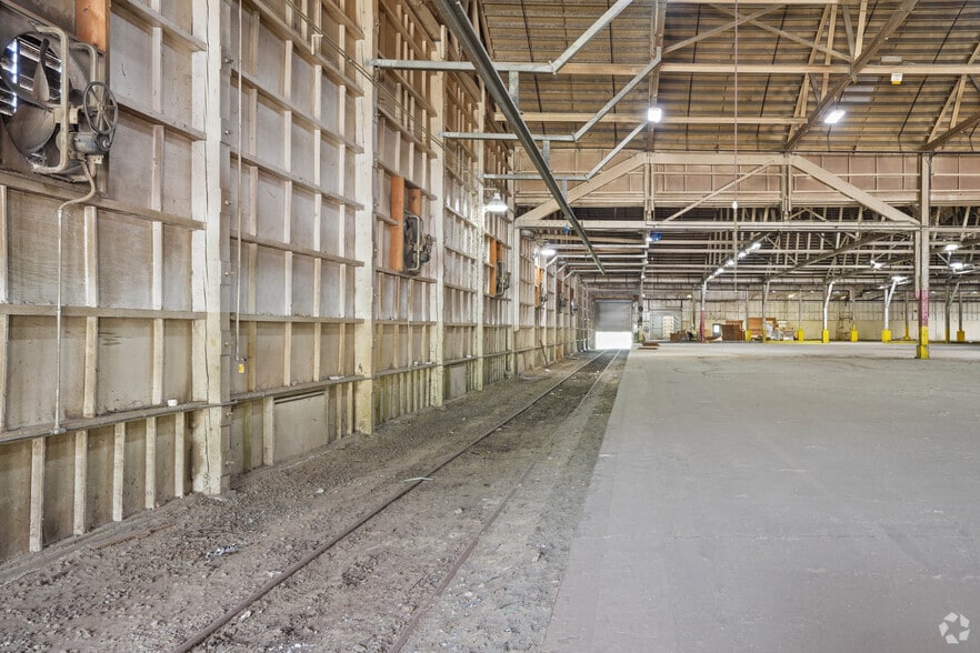 More Photos Of 105 Scr 25, Taylorsville Manufacturing For Sale