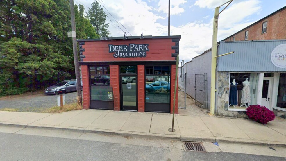 More Photos Of 10 E Crawford St, Deer Park Storefront Retail Office For Sale