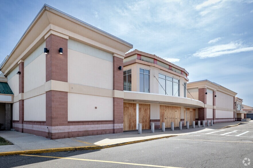 More Photos Of 264-350 Middle Country Rd, Coram Unknown For Lease