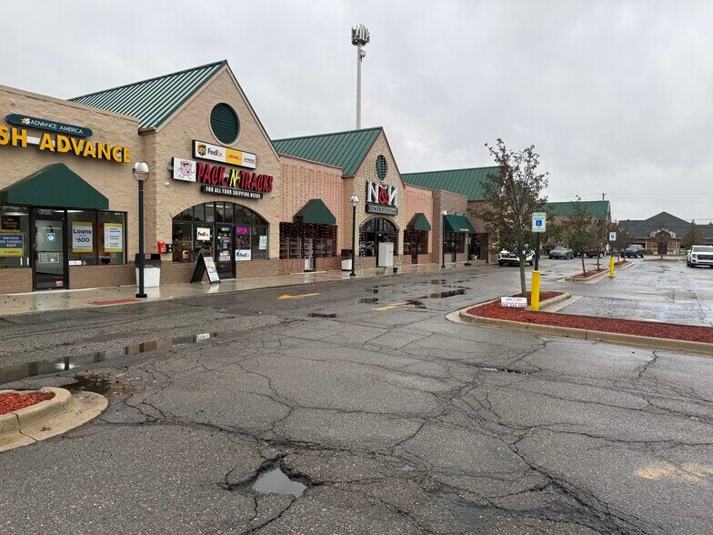 More Photos Of 21300-21384 Hall Rd, Clinton Township Freestanding For Lease