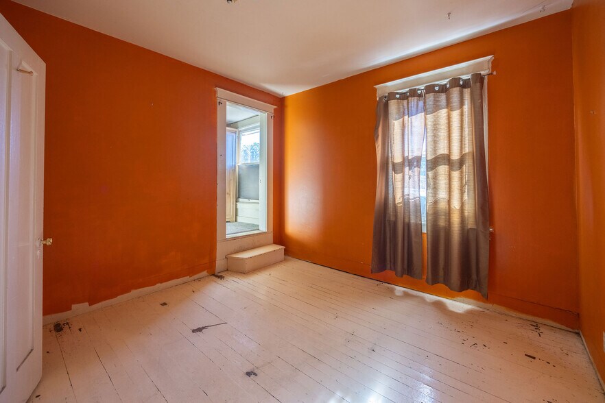 More Photos Of 535-539 Main St, Half Moon Bay Storefront Retail Residential For Sale