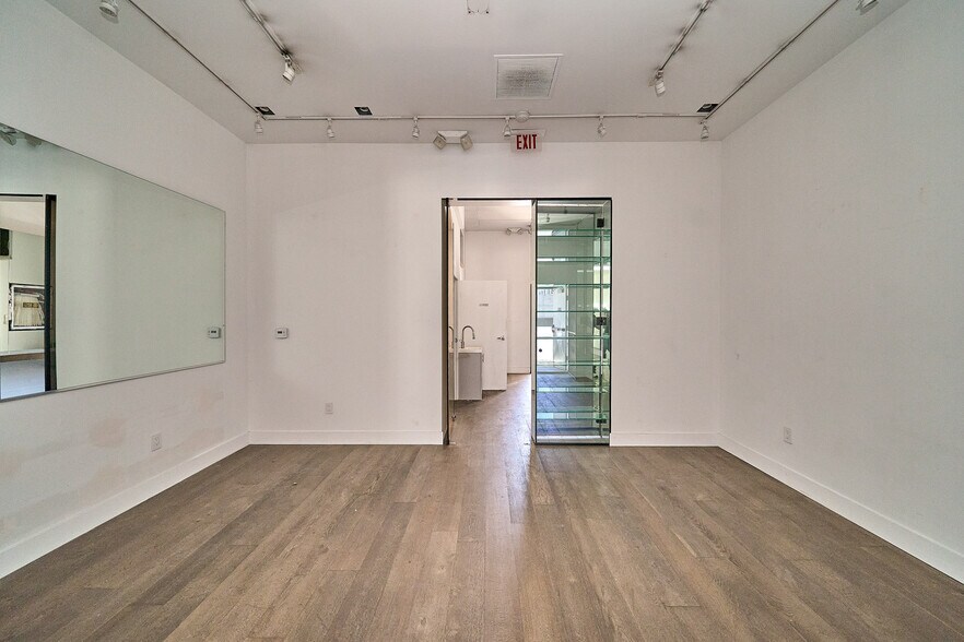 More Photos Of 112-122 S Robertson Blvd, Los Angeles Storefront Retail Office For Sale