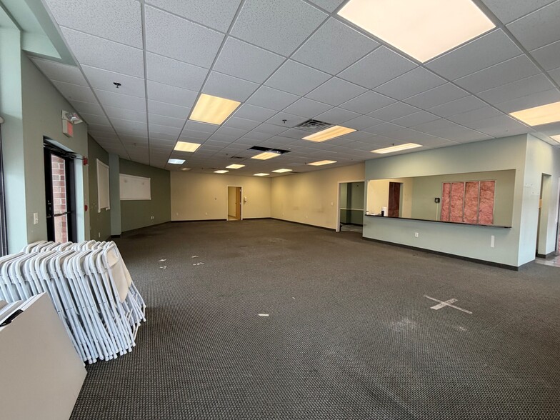 More Photos Of 464 Boston Post Rd, Orange Storefront Retail Office For Lease