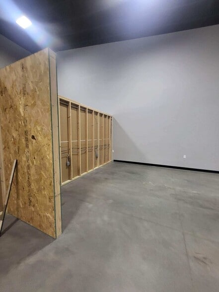 More Photos Of 1131 Lincoln Ave SW, Huron Freestanding For Lease