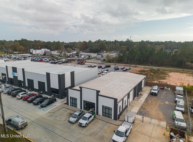 More Photos Of 14509 Stenum St, Biloxi Office For Sale