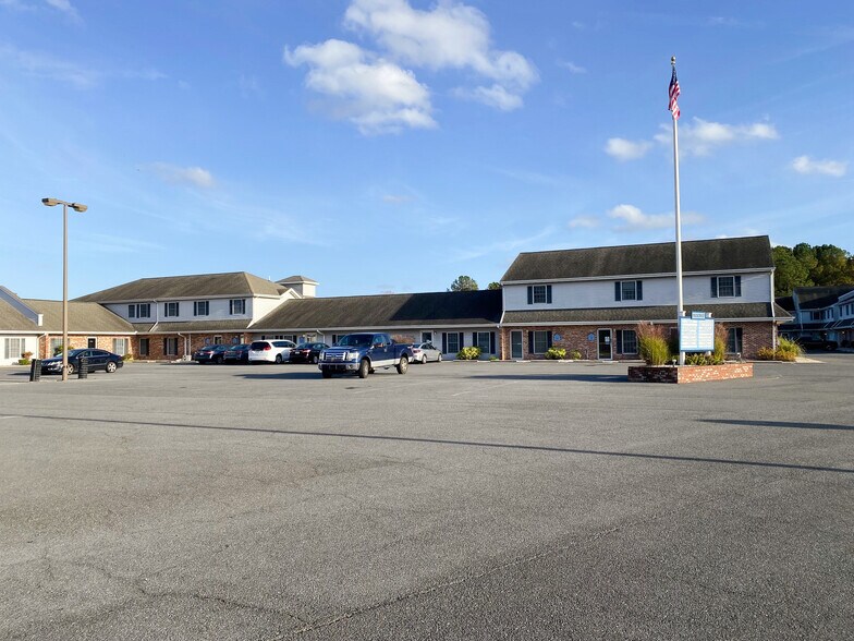 More Photos Of 20167 Office Cir, Georgetown Office For Sale