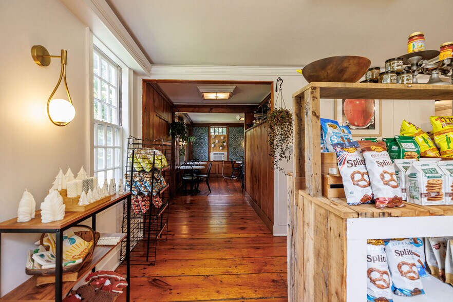 More Photos Of 139 S Main St, Sheffield Freestanding For Sale