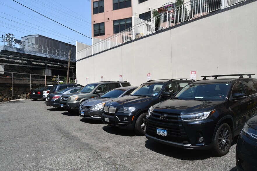 More Photos Of 83-85 Washington St, Norwalk Loft Creative Space For Lease