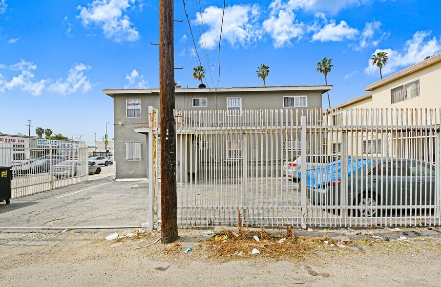More Photos Of 10974 S Figueroa St, Los Angeles Apartments For Sale