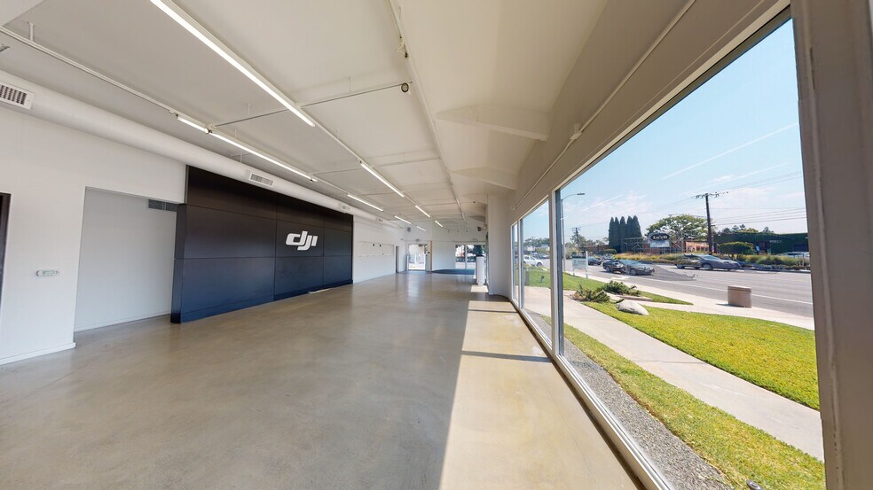 More Photos Of 2927 Bristol St, Costa Mesa Freestanding For Lease