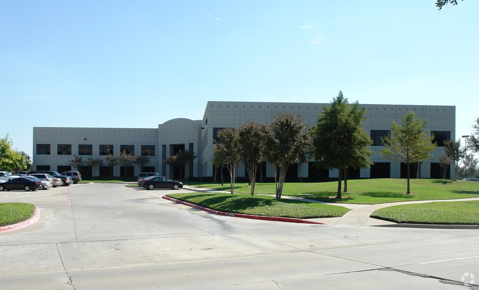 More Photos Of 8700 Freeport Pkwy, Irving Office For Lease