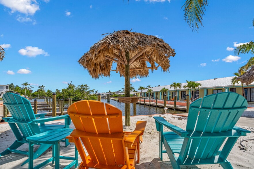 More Photos Of 2938 Sanibel Blvd, Saint James City Hotel For Sale